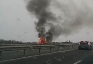 incendiu-autoturism-A1-6-februarie-2016